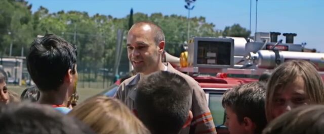 File:GB2016UEFAChampionshipAndresIniesta6112016-20.jpg