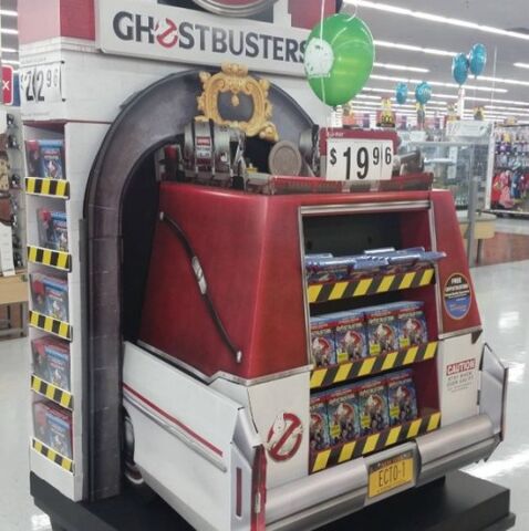 File:Ghostbusters2016BluRayWalmartDisplay01.jpg
