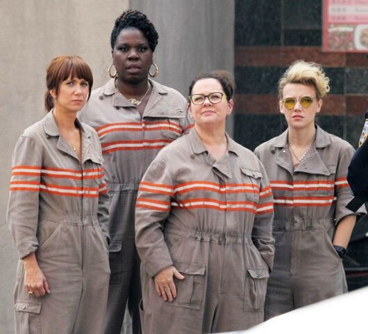 File:GhostbustersRebootAll4SuitedUp070915.jpg