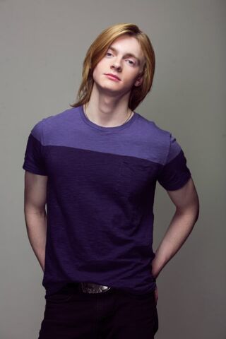 Archivo:Finneas.jpg