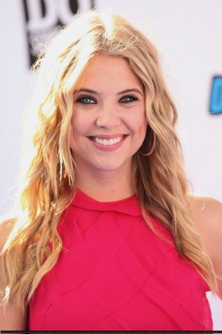 File:Ashley Benson as Elizabeth.jpg