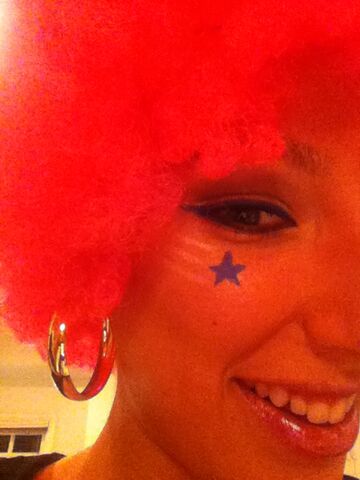 File:VanessaredHairStar.jpg