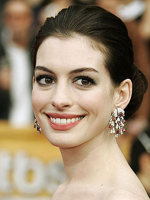 File:Anne Hathaway.jpg