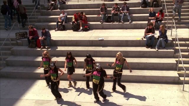 File:Empire-state-of-mind-glee-15729935-1280-720.jpg
