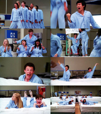 File:Mattress-1x12-best-moments-glee-9342354-800-900.jpg