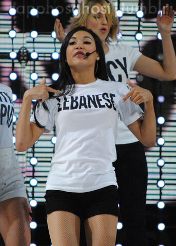 File:Naya-Rivera-Boston-Glee-Live-glee-22729200-500-699.jpg