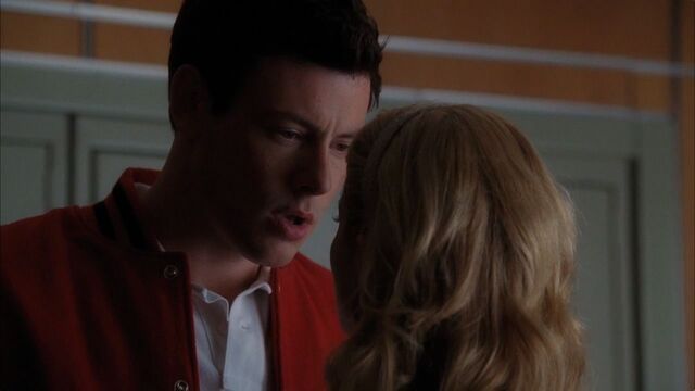 File:2-11-The-Sue-Sylvester-Shuffle-finn-and-quinn-22910719-1280-720.jpg