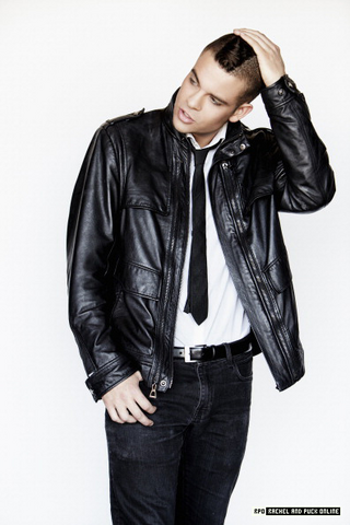 File:Tumblr m2i2npLNqx1qgf129o1 400.png