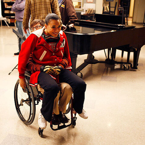 File:Glee-Michael-glee-28189674-495-495.jpg