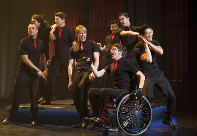 File:Glee-paradise-by-the.jpg