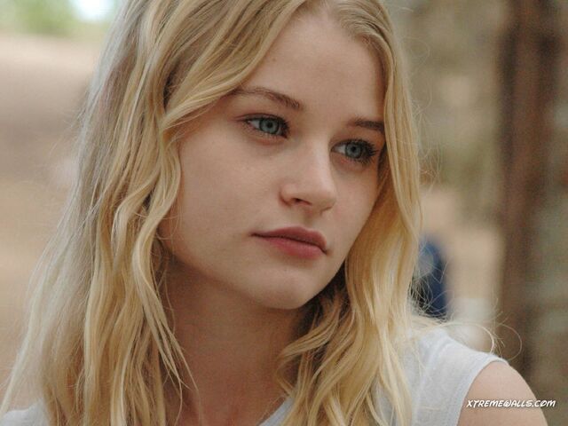 File:Emilie-de-ravin-087-01.jpg