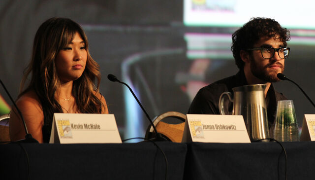 File:Glee panel-8.jpg