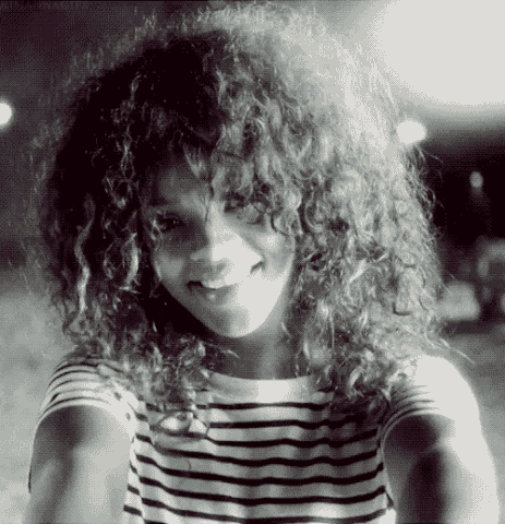 File:Rihanna hands.gif
