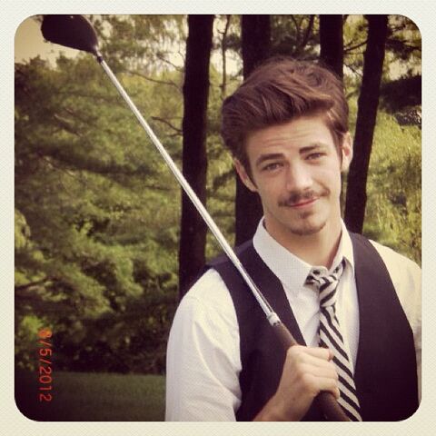 File:Grant Gustin (1).jpg