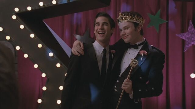 File:Klaine Prom.Queen.jpg