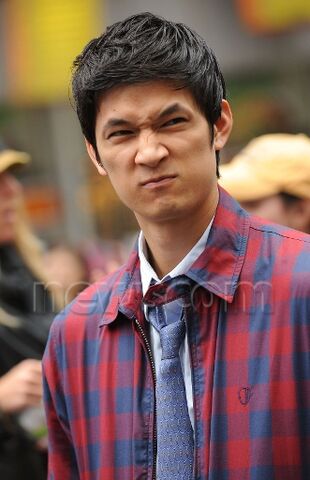File:Harry shum - glee in nyc.jpg