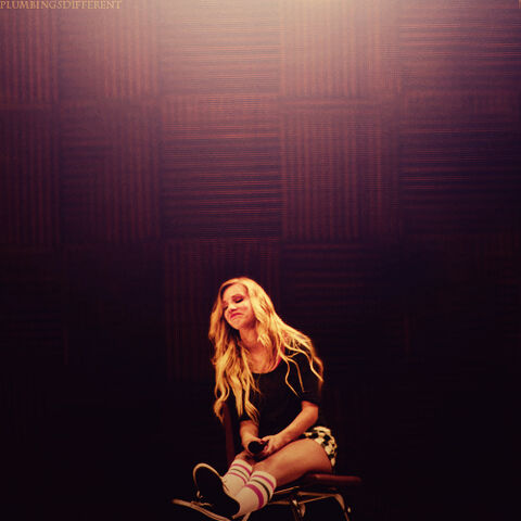 File:Heather-Morris-heather-morris-22670202-500-500.jpg