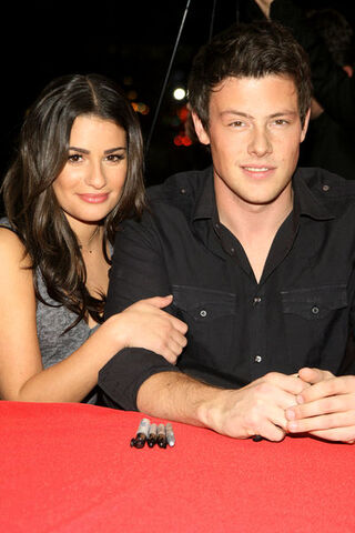 File:Lea+Michele+and+Cory+Monteith+SGY014165.jpg