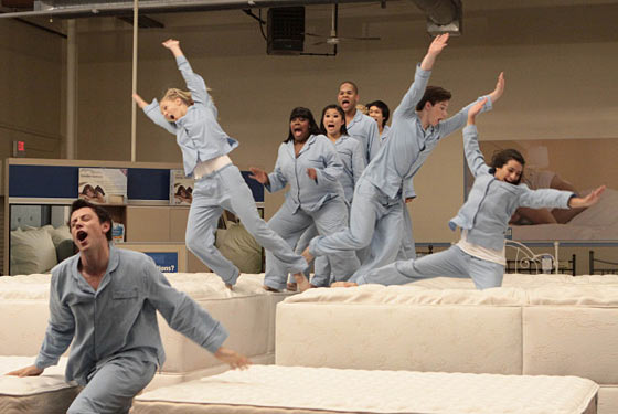 File:20091202 glee 560x375.jpg