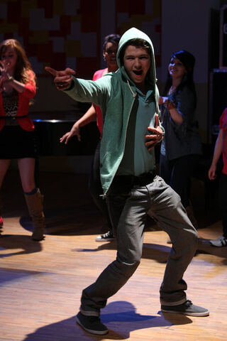 File:Damian-mcginty.jpg