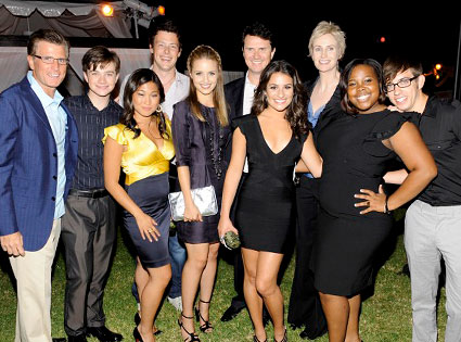 File:Gleecastgleeks.jpg