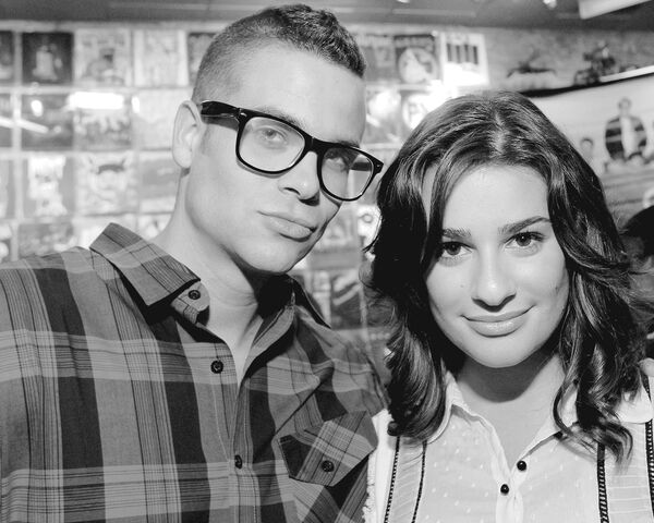File:Mark-mark-salling-14913798-1280-1024.jpg