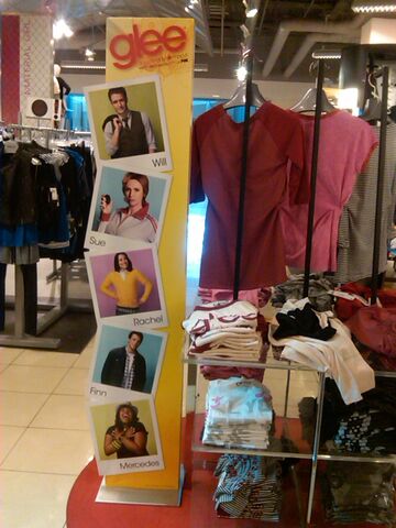 File:Macy's clothes.jpg
