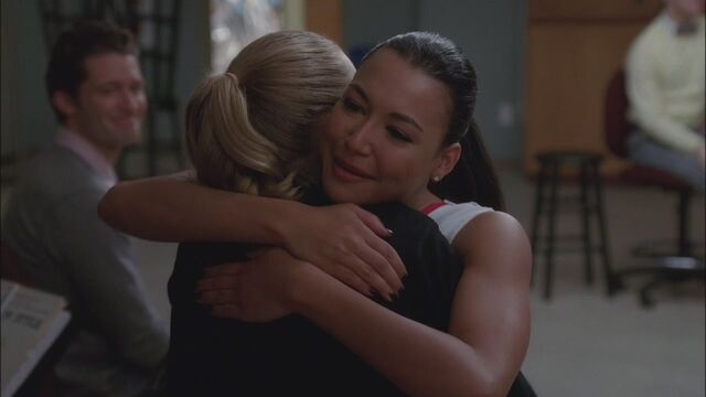 File:Brittanysantanahug.jpg