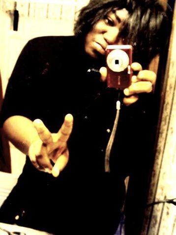 File:Chris Colfer Pose..jpg