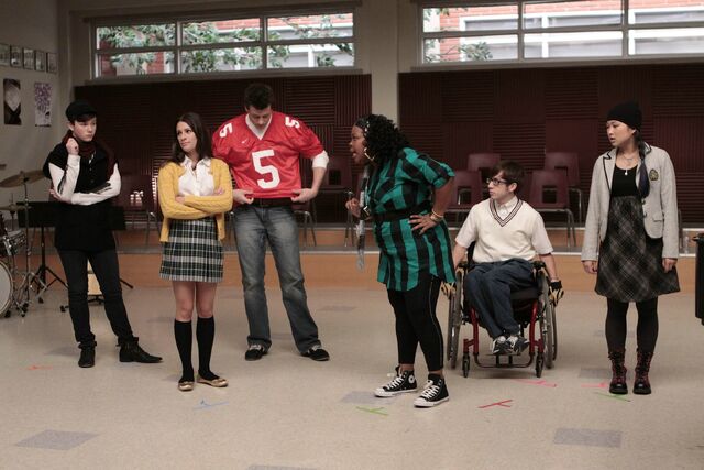 File:Glee-Season-1-Episode-2-Showmance-lea-michele-13881269-2376-1584.jpg
