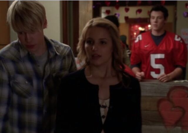 File:S02-E12-quinn-finn-sam.jpg