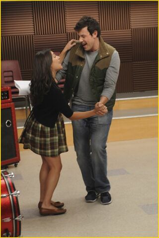 File:Finn and Rachel Dancing.jpg