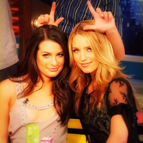 File:Rachel-and-Quinn-edit-glee-9415049-885-889.jpg