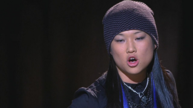File:Tina Singing I kissed a Girl.png