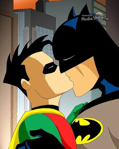 Datei:Batman-and-robin-kiss.jpg