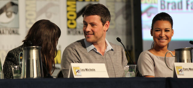 File:Glee panel-14.jpg
