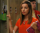 GleeEP301Scene38HallwaySug--4238450627600761295.jpg