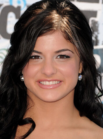 File:Courtney+Galiano+2010+Teen+Choice+Awards+Arrivals+NW8FS a3zC0l.jpg