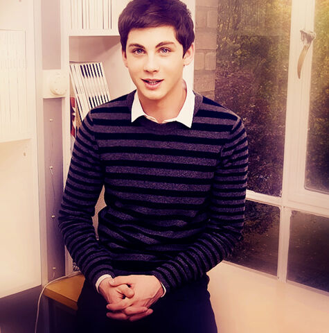 File:Dj - Logan Lerman.jpg