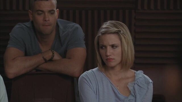 File:3x07-I-Kissed-A-Girl-quinn-and-puck-27243040-1280-720.jpg