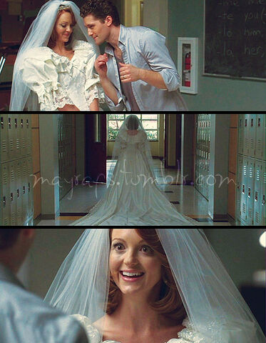 File:WemmaCuteatWedding.jpg