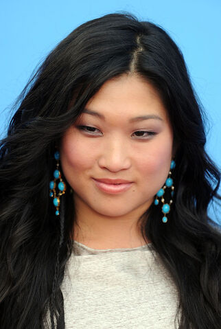File:Jenna+Ushkowitz+Premiere-closeup.jpg