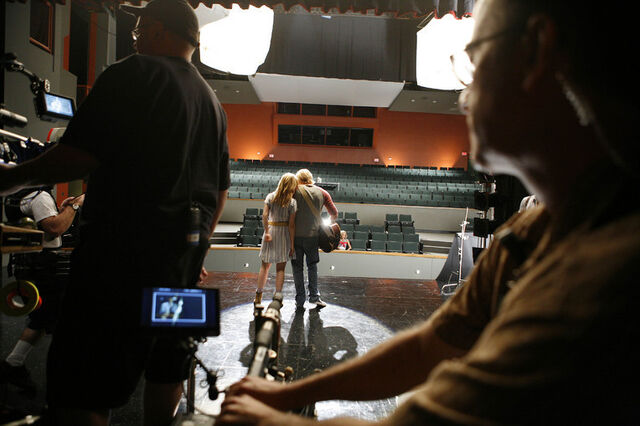 File:On-Set-sam-and-quinn-21745628-764-509.jpg