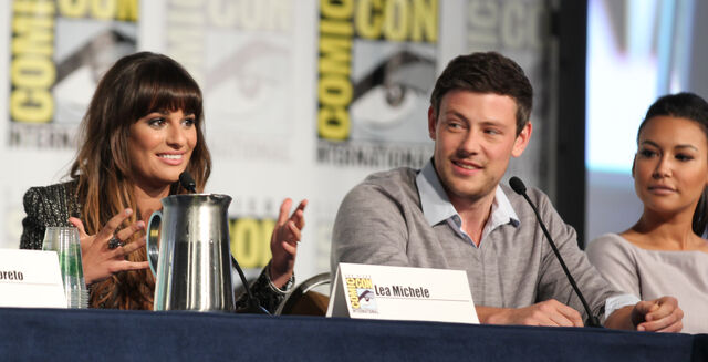 File:Glee panel-10.jpg