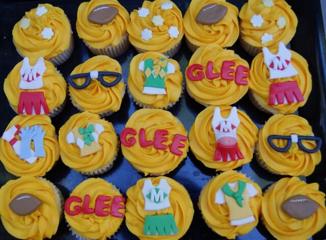 File:GleeCupcakes3.jpg