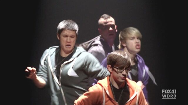 File:Glee213 377.jpg