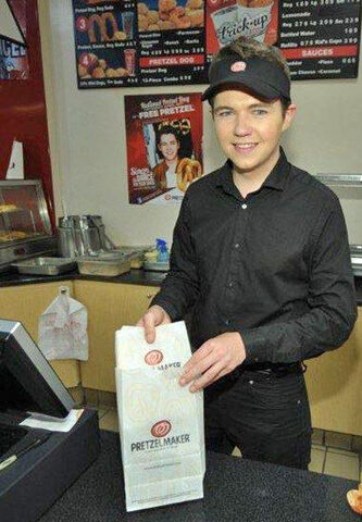 File:DamianMcGintyfastfood2.jpg