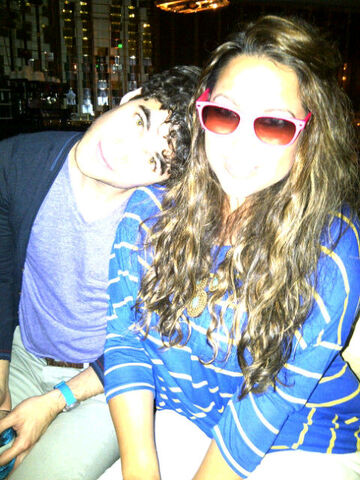 File:Darren Criss withFriend.jpg