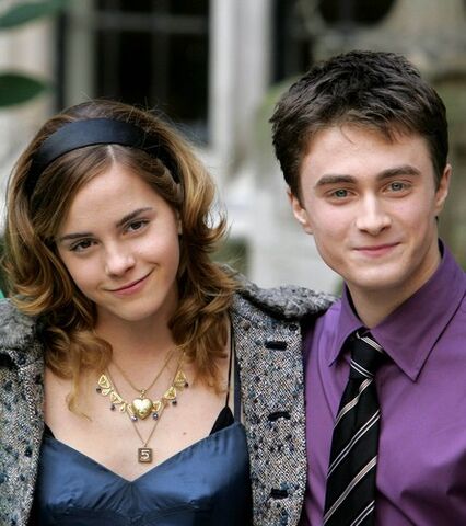 File:Emma-watson-20051026-80457.jpg
