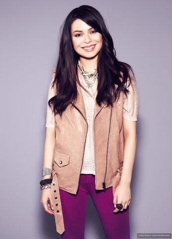File:Miranda-miranda-cosgrove-10745522-821-1222.jpg